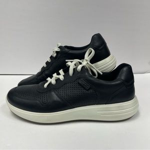 Ecco Women's Soft Runner Size 6